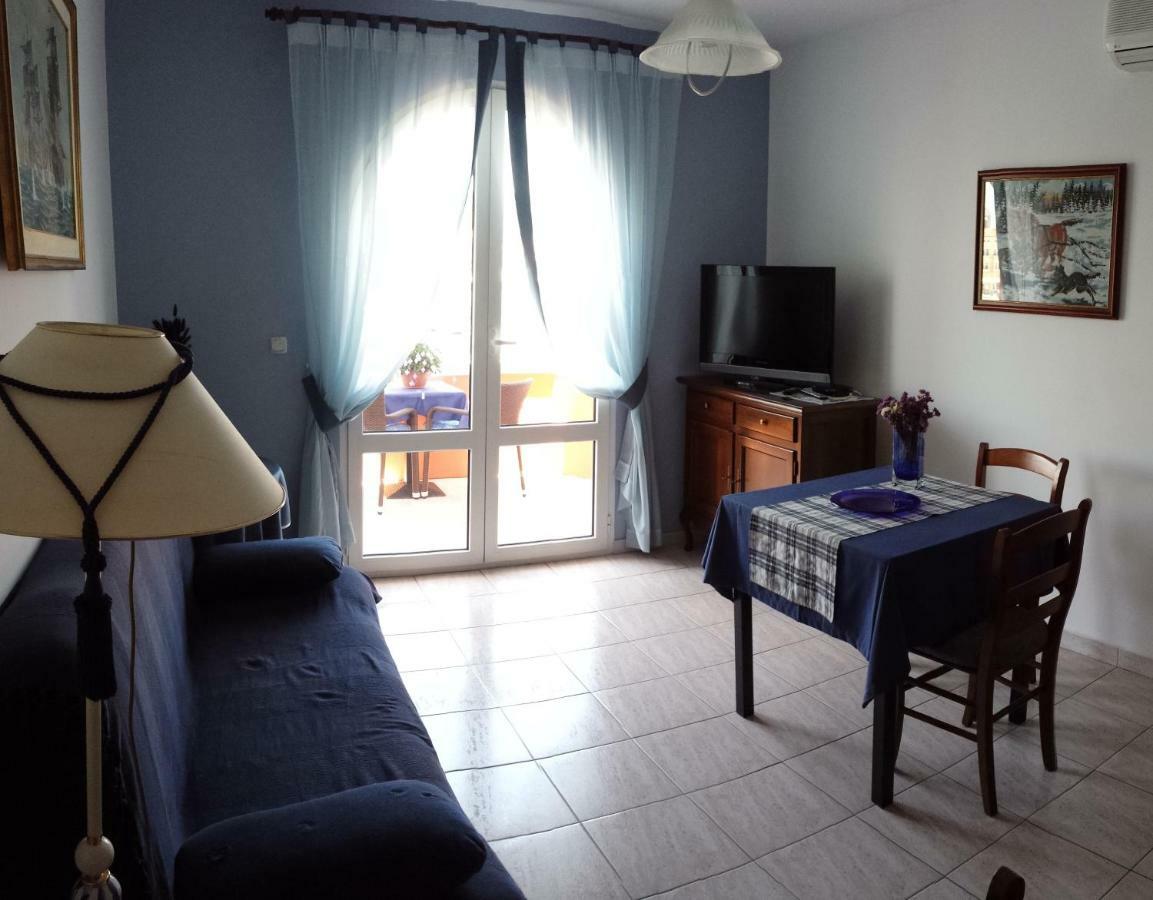 Vila "Mare" Banjol Buitenkant foto