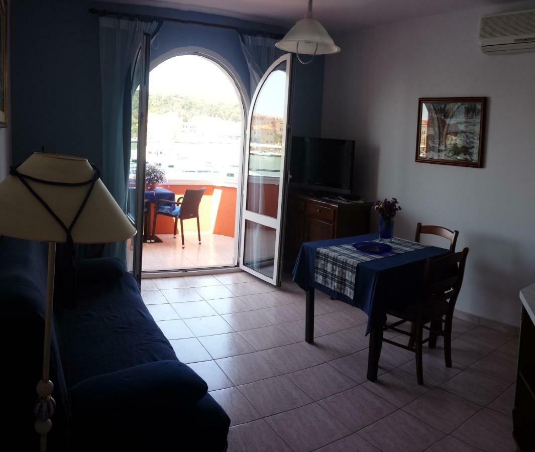 Vila "Mare" Banjol Buitenkant foto